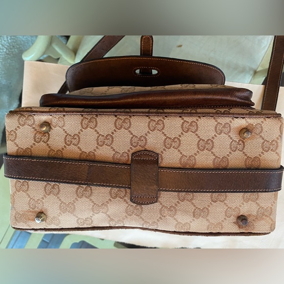 (RARE*RARE*RARE) VINTAGE GUCCI (ACTUAL CAMERA EQUIPMENT BAG) EXCELLENT VINTAGE) - Picture 4 of 16